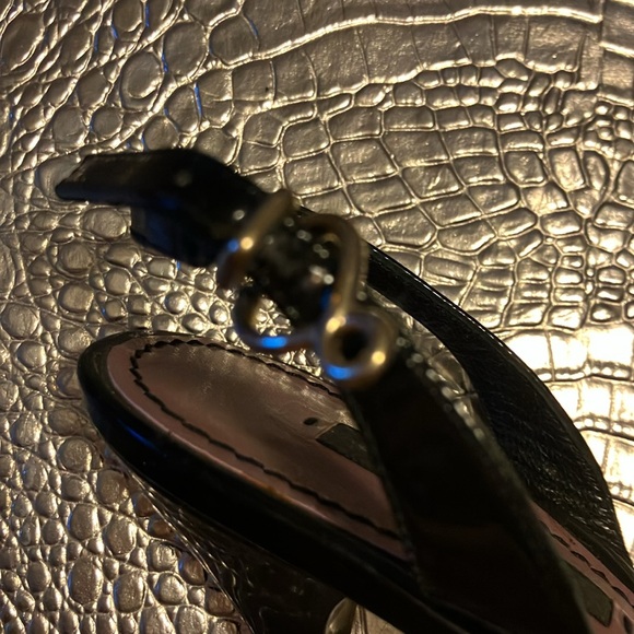 Black, vintage authentic Louis Vuitton heels. - Picture 5 of 8